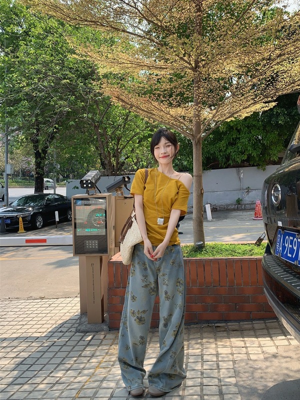 小众复古慵懒风设计斜肩T恤女2025夏季新款修身减龄百搭短袖上衣|undefined