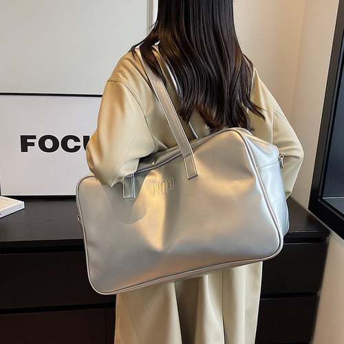 Large-capacity bag 2024 new style simple and versatile crossbody business trip luggage bag women's casual shoulder outing travel bag