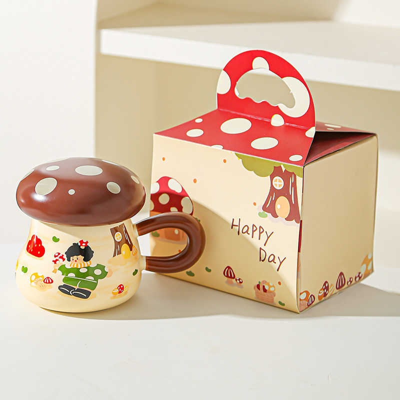 Hongo chica taza de alto valor facial acompañante regalo encantador taza de cerámica de dibujos animados con tapa de gran capacidad taza de agua potable