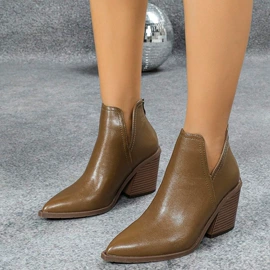 女式皮靴;坡跟凉鞋;高跟凉鞋