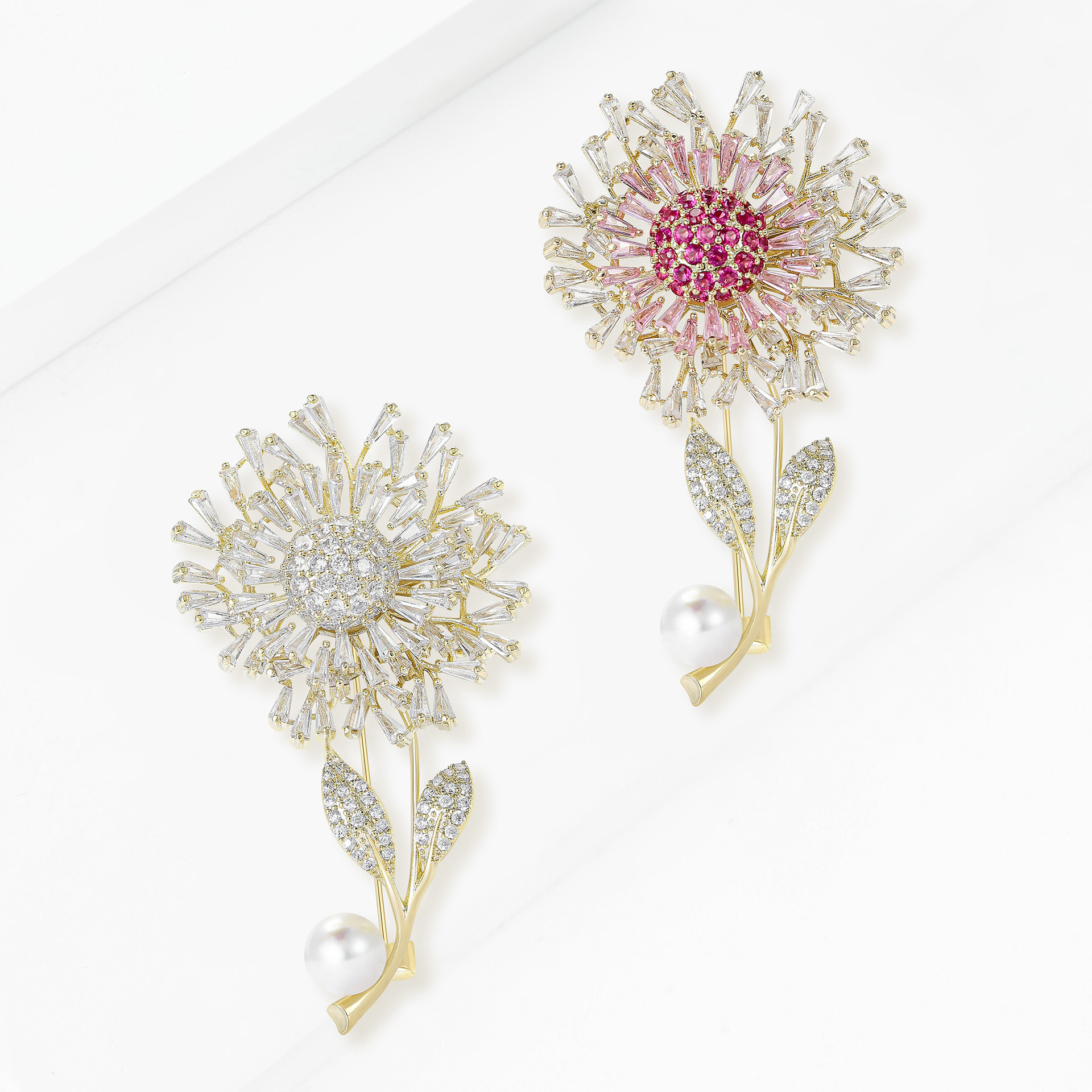 Fashionable elegant cute brooch with zircon
