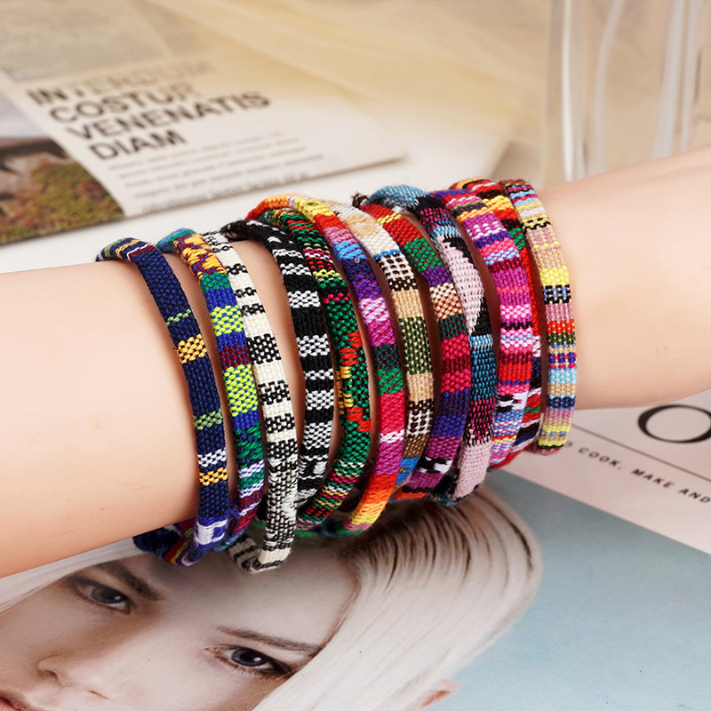Europe and the United States cross-border hot-selling color Bohemian cotton linen fabric woven bracelet simple all-match friendship hand rope