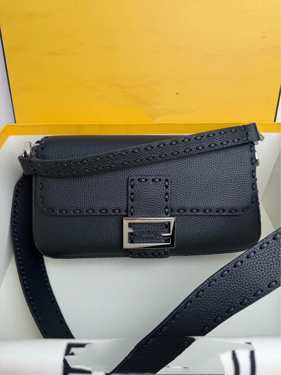 F-Brand Genuine Leather Niche Retro Baguette Bag Women's Shoulder Crossbody Bag High-End French Underarm Bag