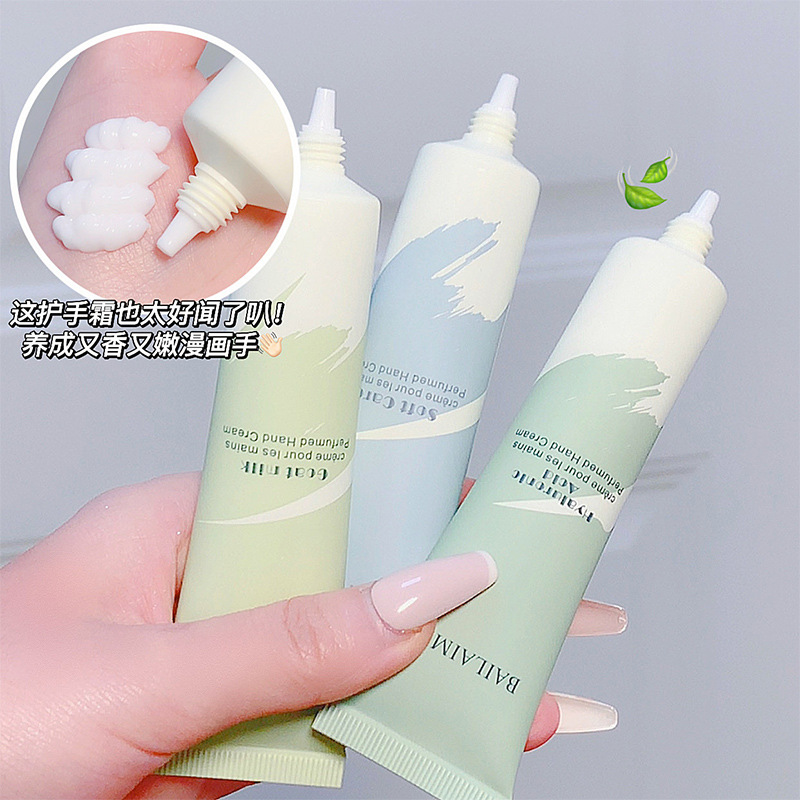 [Brand Fragrance] Hand Cream Set for Women in Autumn and Winter for Students: Hydrating, moisturizing, fragrant, anti-freeze and anti-drying