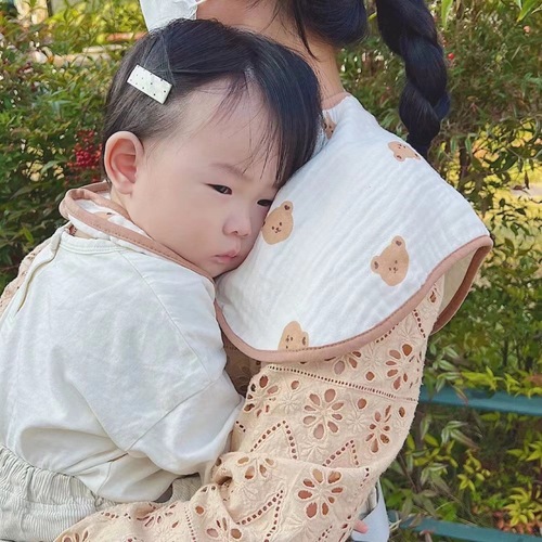 Korean baby burp shoulder pads, modal gauze saliva napkins, baby anti-vomiting bibs, cotton shoulder pads cartoon