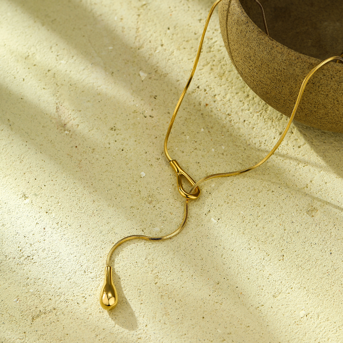 PVD Coated Real Gold Plated Water Droplets Solid Color 304 Stainless Steel Casual Simple Style Waterproof Non Tarnish Double Layer Necklaces Pendant Necklace display picture 3