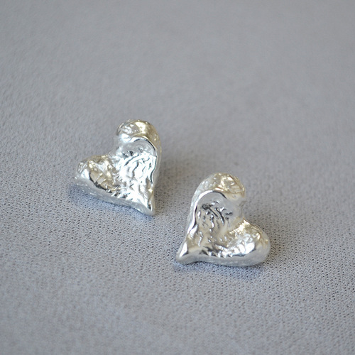 French-style niche retro pleated texture sandstone surface irregular heart-shaped brass-plated gold 925 silver pin earrings earring decoration
