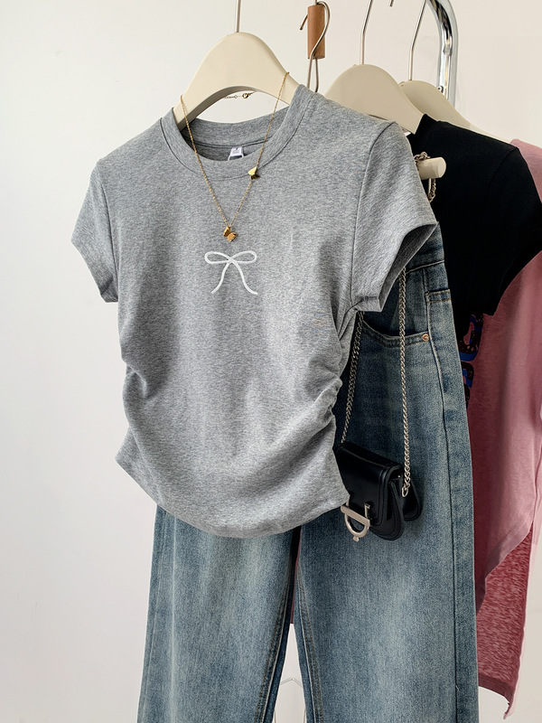 黒のショート丈リボン付き右肩半袖Tシャツ レディース 2024 小柄体型向けスリムフィットシャツトップス 夏 通勤スタイル|undefined