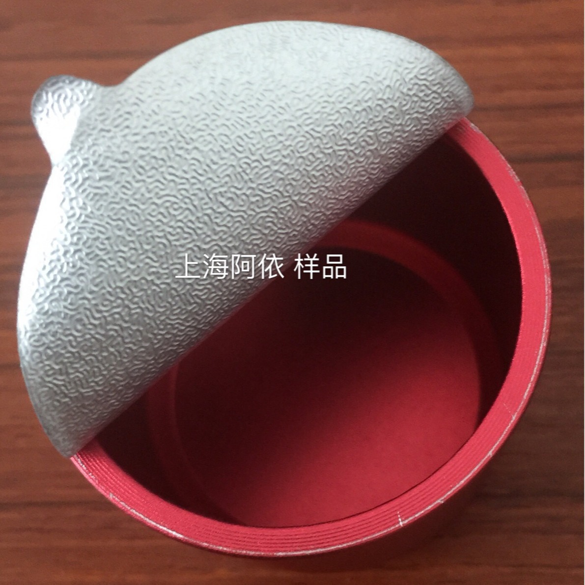 Máquina selladora de película de aluminio cuatro en uno para recipientes de alimentos, máquina selladora térmica para cajas de aluminio, máquina selladora no estándar para tazones, vasos y latas, máquina selladora neumática de película.