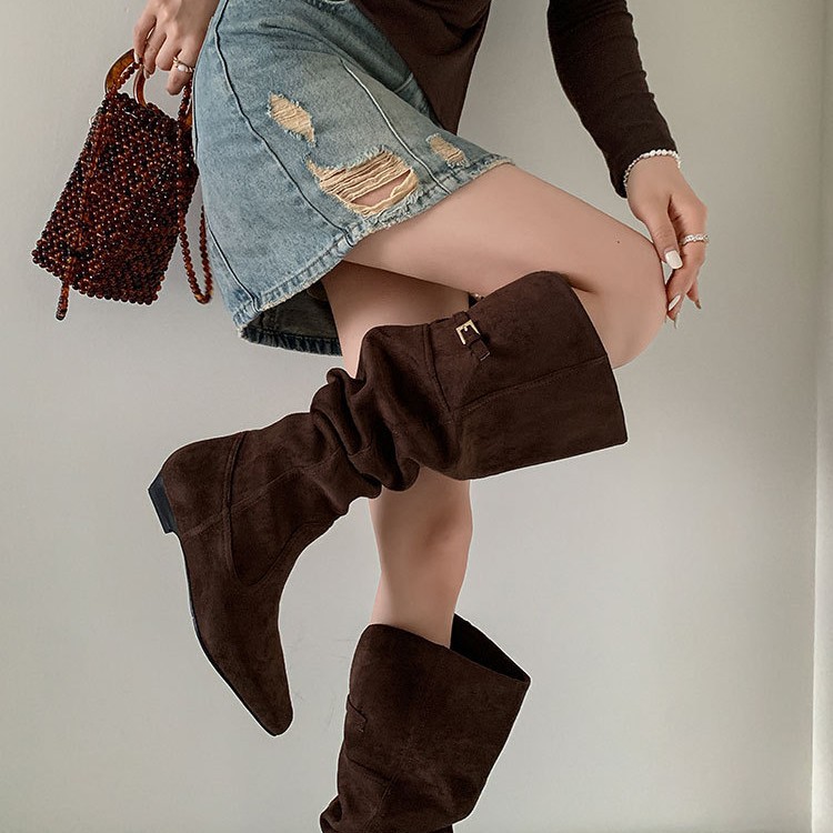 显瘦百搭。美拉德棕色大筒围平底过膝长靴女2025新款秋高筒堆堆靴