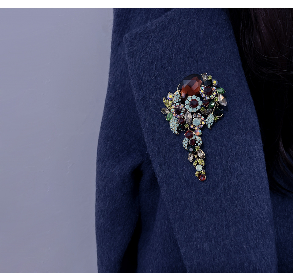 Retro Flower Alloy Unisex Brooches display picture 3