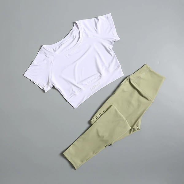 White green trousers, with short sleeve