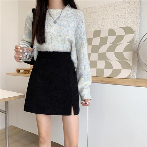Corduroy A-line Skirt—New Autumn/Winter Style for Women: Preppy-Style High-Waisted Slimming Skirt That Highlights the Hip, Perfect for Sassy Girls