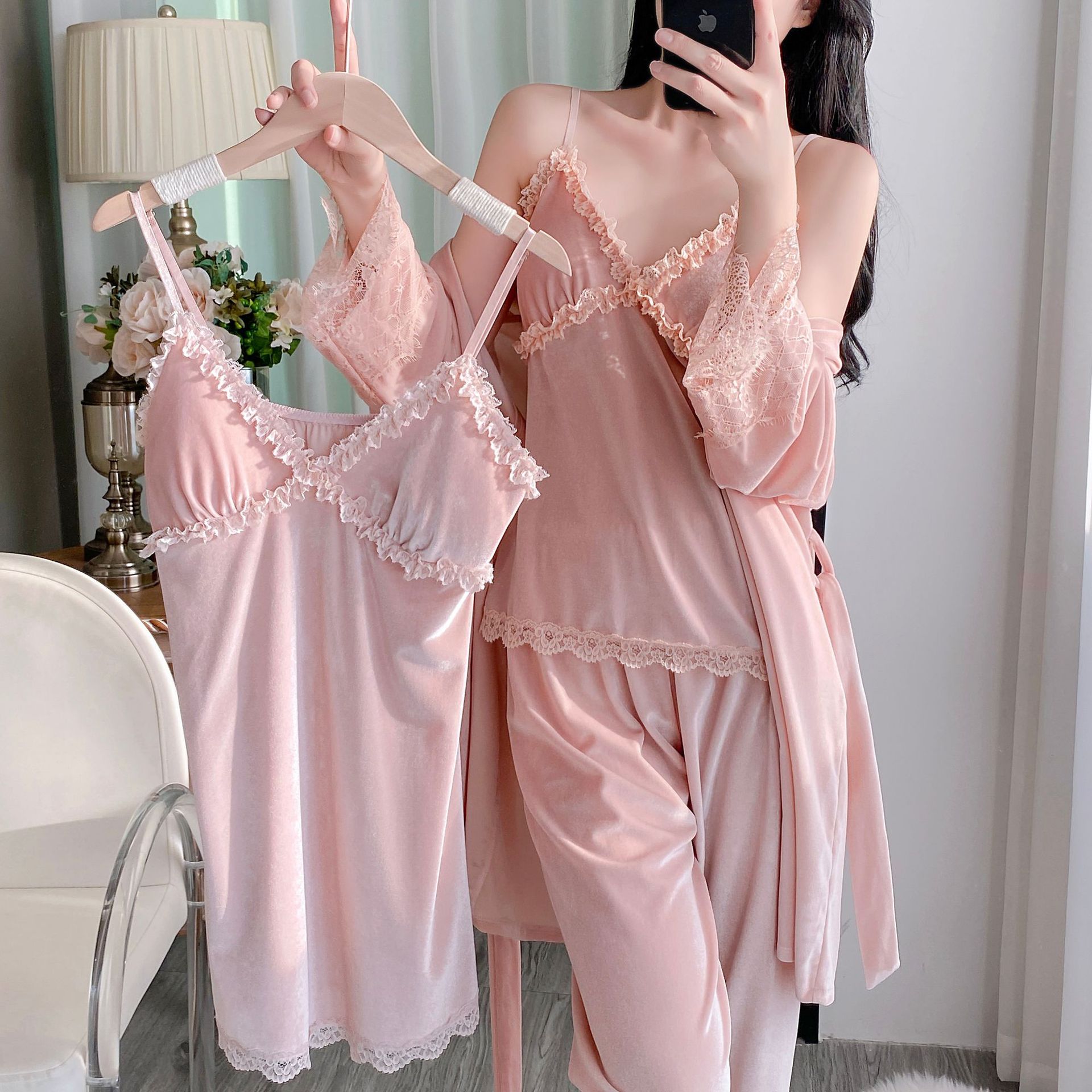 Yase [Fuya Champs-Elysees] Gold Velvet Pajamas Women's New Sexy Pure Desire Lace Suspender Nightgown Nightgown Set