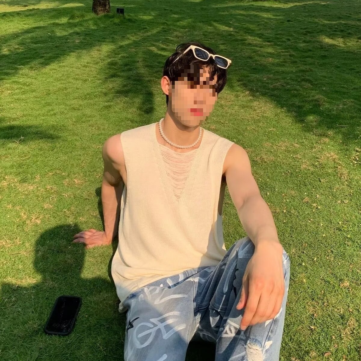 2025 nuevos productos de verano, estilo juvenil de Hong Kong, moda, manga corta sin mangas, chaleco de punto simple y versátil, chaleco, hombre