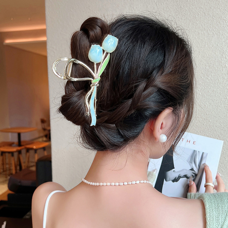 Tulip Hair Claw Clip Image 3