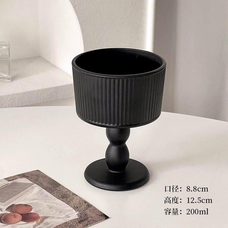 Adornos de candelabros de mediana edad de alto valor, velas de vidrio negro esmerilado, base de aromaterapia, ambiente, accesorios de decoración fotográfica