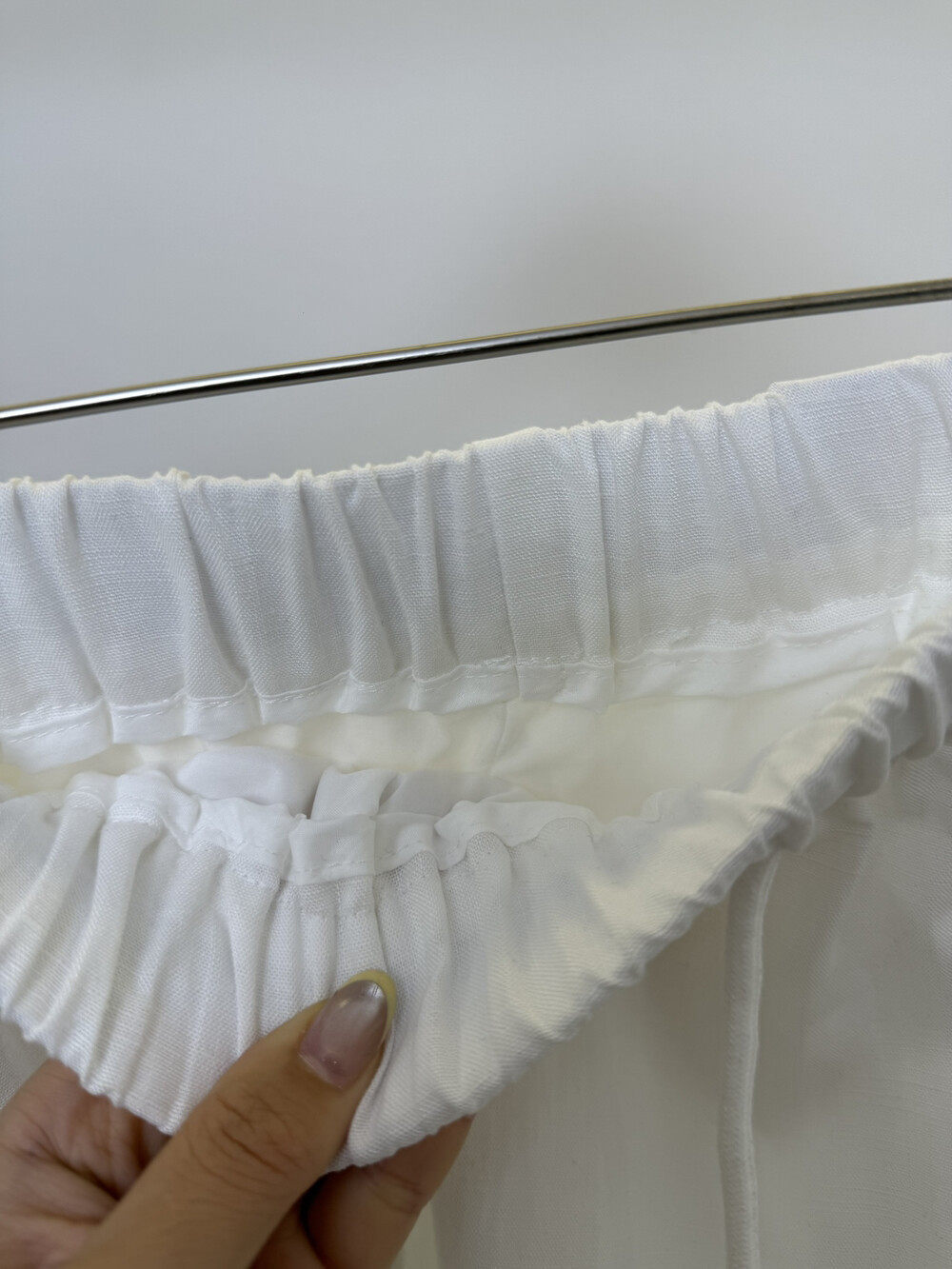 Bộ hai mảnh áo chống nắng tay dài thêu ngựa nhỏ kết hợp chân váy midi cạp thun — màu trắng, Xanh da trờicolor chi tiết 27