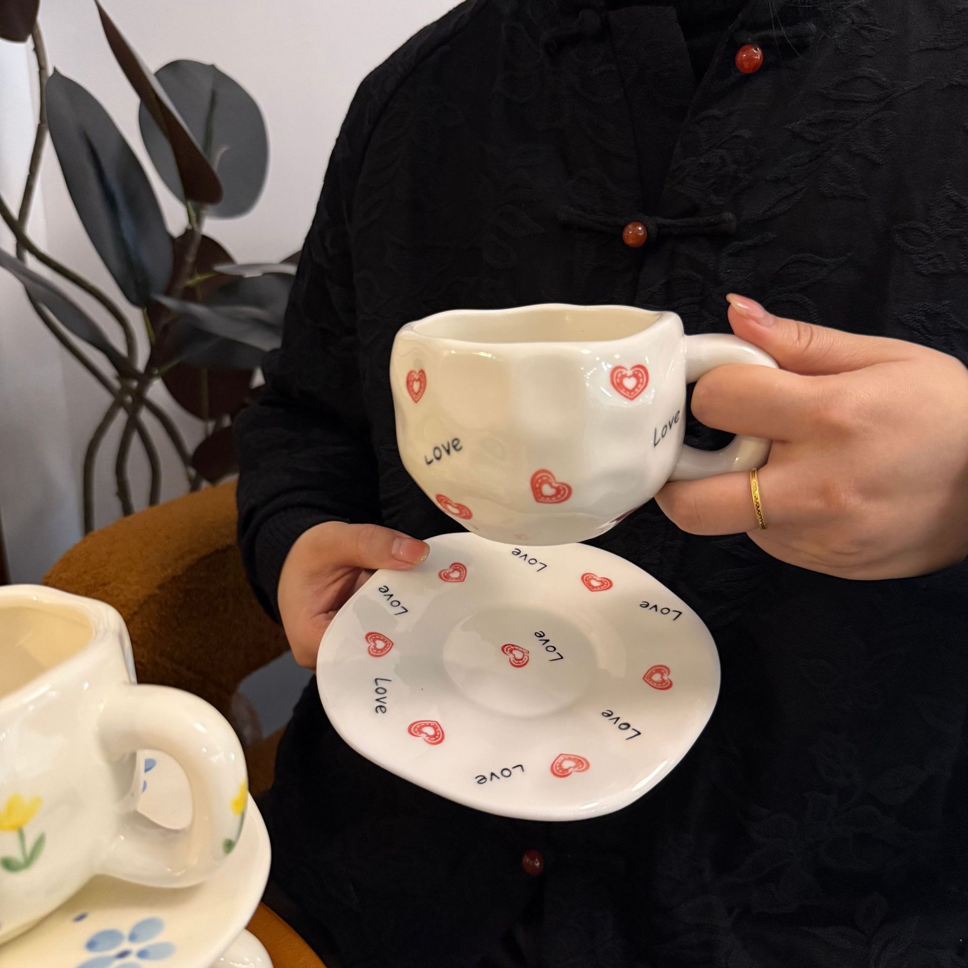Tazas y platos de cerámica de flores retro de estilo coreano, tazas y platos de café irregular pellizcado a mano, tazas y platos de té de la tarde