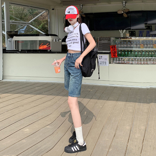 Relaxed denim shorts for women, summer thin design sense, slimming wide-leg hot girl five-point middle pants