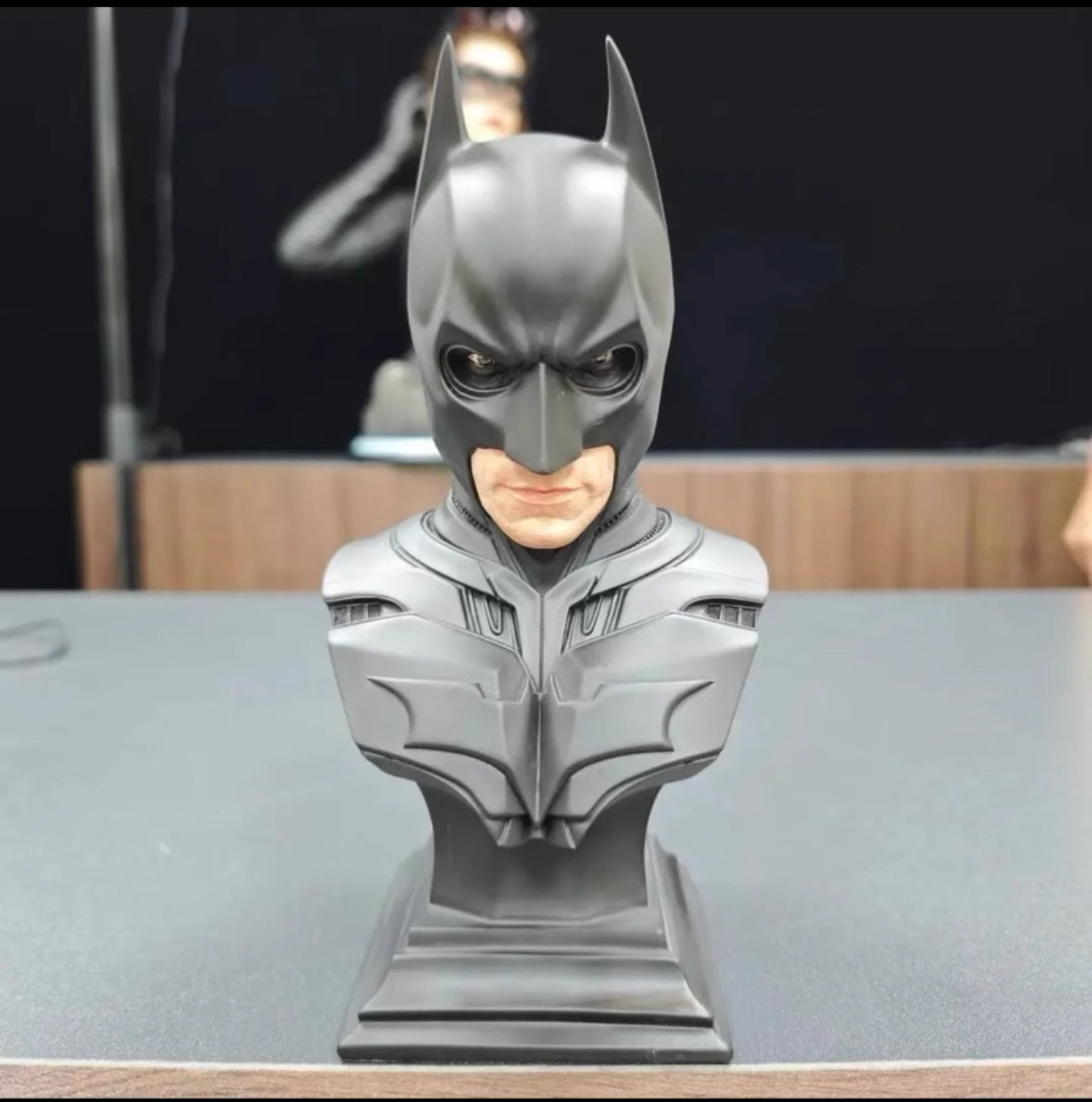 Batman con dos cabezas y medio cuerpo de resina hecha a mano