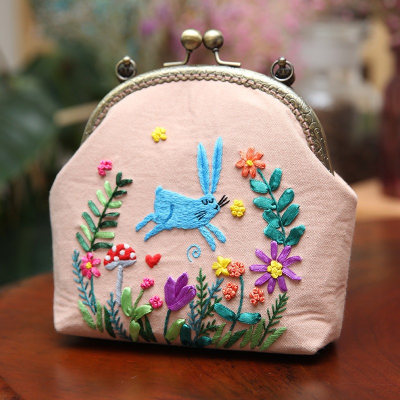 Nueva boca Bolsa de Oro bordado europeo bolsa de material bordado hecho a mano bordado DIY cinta bordado Lu bordado hecho a mano crossbody bolsa de tela