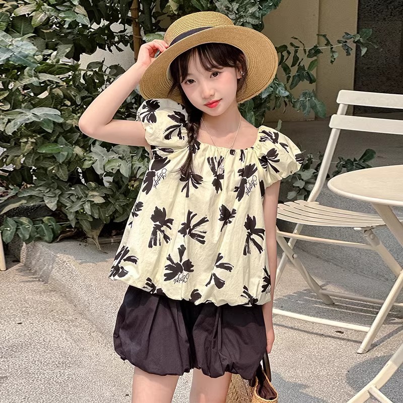 Vestito estivo per bambine 2024 nuova versione coreana taglia media camicia a maniche corte per bambole pantaloncini a forma di bocciolo di fiore per bambini due pezzi_voghion.com
