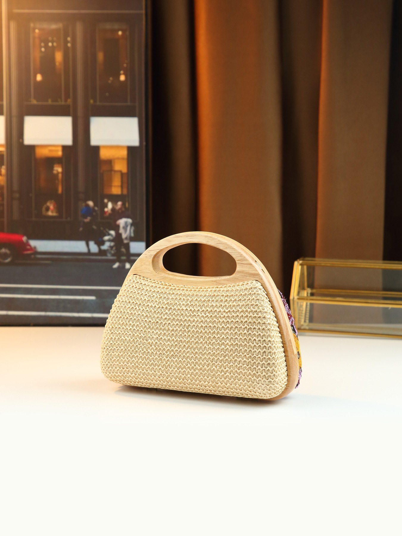 Elegant damväska i linne med paljetter och broderier_voghion.com
