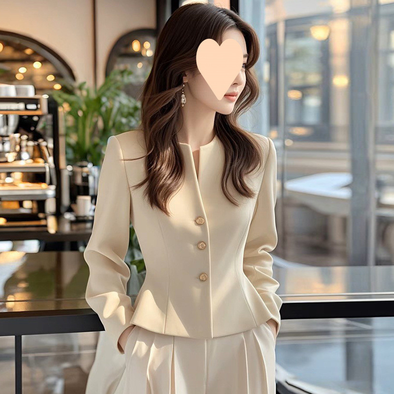小香风短款百搭显瘦小外套女2025春秋轻奢高级感收腰独特别致上衣|undefined