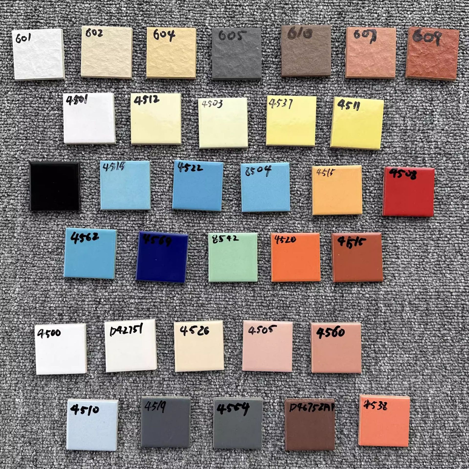 厂家直销工程别墅外墙砖45*45 纸皮外墙瓷砖通体砖 特价瓷彩码砖