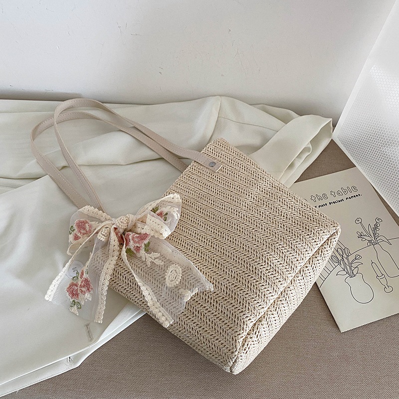 Summer straw capacious shoulder bag