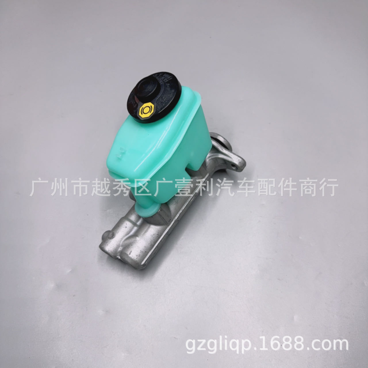 Applicable to 47201-3D360 Hellax Land Cruiser RZN185 KZN185 brake master cylinder