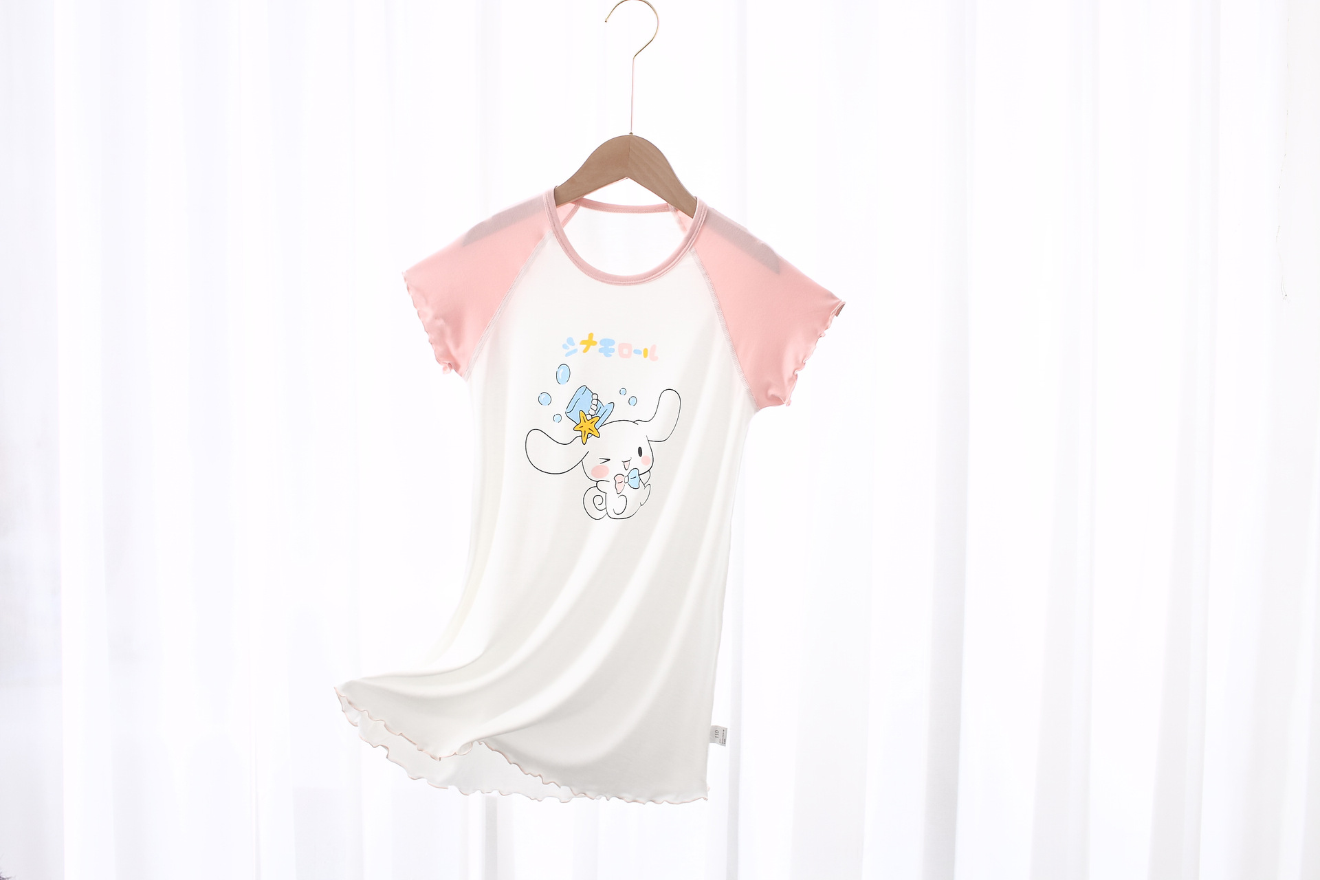 핑크 색상 일치하는 귀 개 만화