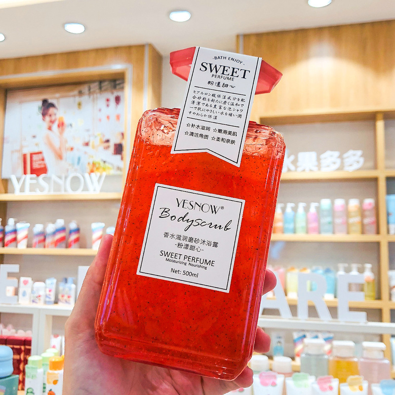 雪の新商品の香りと美肌のつや消しの入浴剤のアロマが溢れています。|undefined