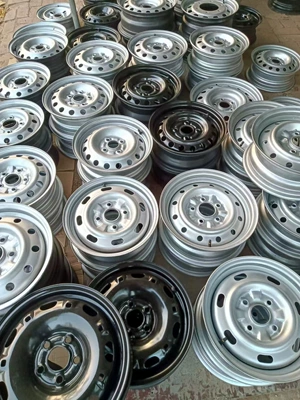 Orijinal İkinci Əl Sökülmüş Polad Disk 80% Yeni 13-17 düym Minik/Pikap Təkər Düyləri