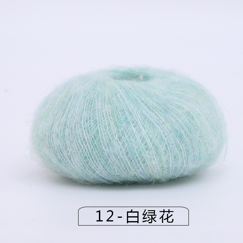 흰색과 녹색 꽃 12 개