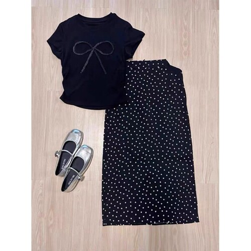 A stylish summer outfit set featuring a bow tie T-shirt top, polka dot mini skirt, and a slimming, youthful, and trendy women's set.