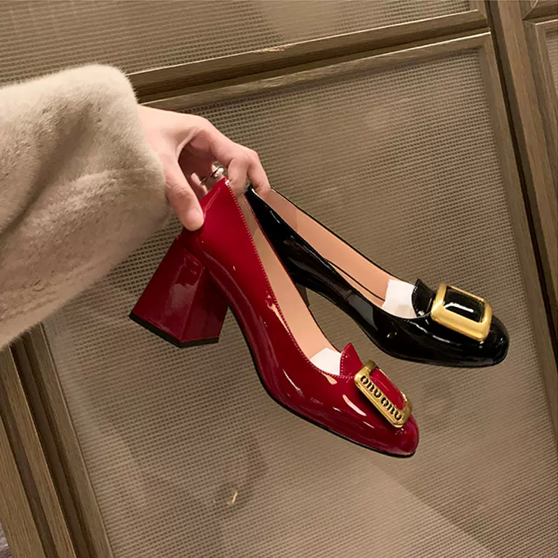 2025春季新款高跟单鞋法式圆头金属扣方扣粗跟单鞋女职业通勤女鞋