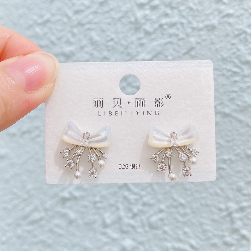 Liyin/Libeliying 新しいパール蝶のイヤリング女性のためのライト高級優しい気質シンプルなイヤリングシルバー針イヤリング|undefined