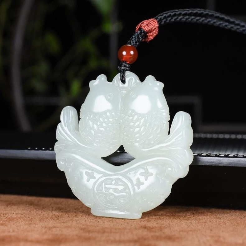 Mặt dây chuyền ngọc Hetian Tân Cương tự nhiên hình Song Ngư cầu may mắn chi tiết 3