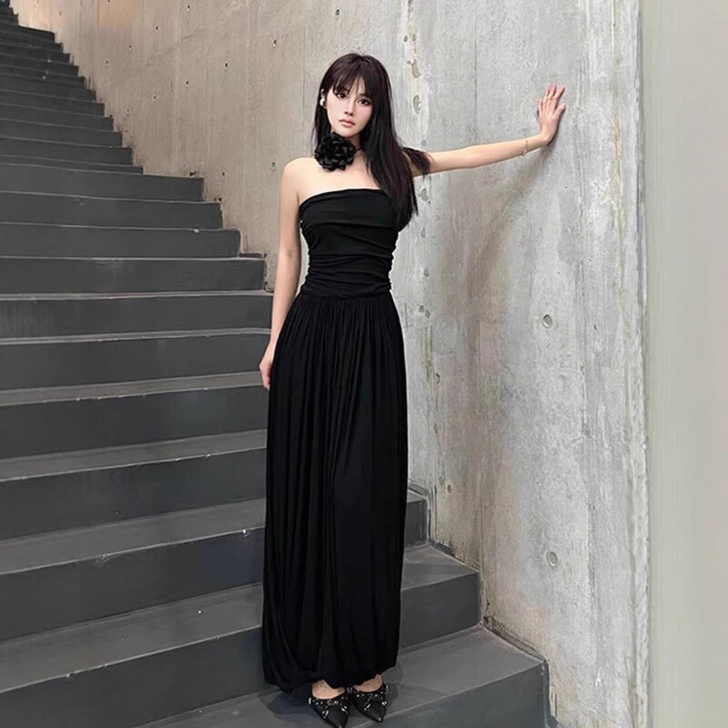 “Modal Swirling Arc” 25 Spring/Summer Niche Designer Simple Pleated Strapless Long Dress for Women “Modal Swirling Arc” 25 Spring/Summer Niche Designer Simple Pleated Strapless Long Dress for Women