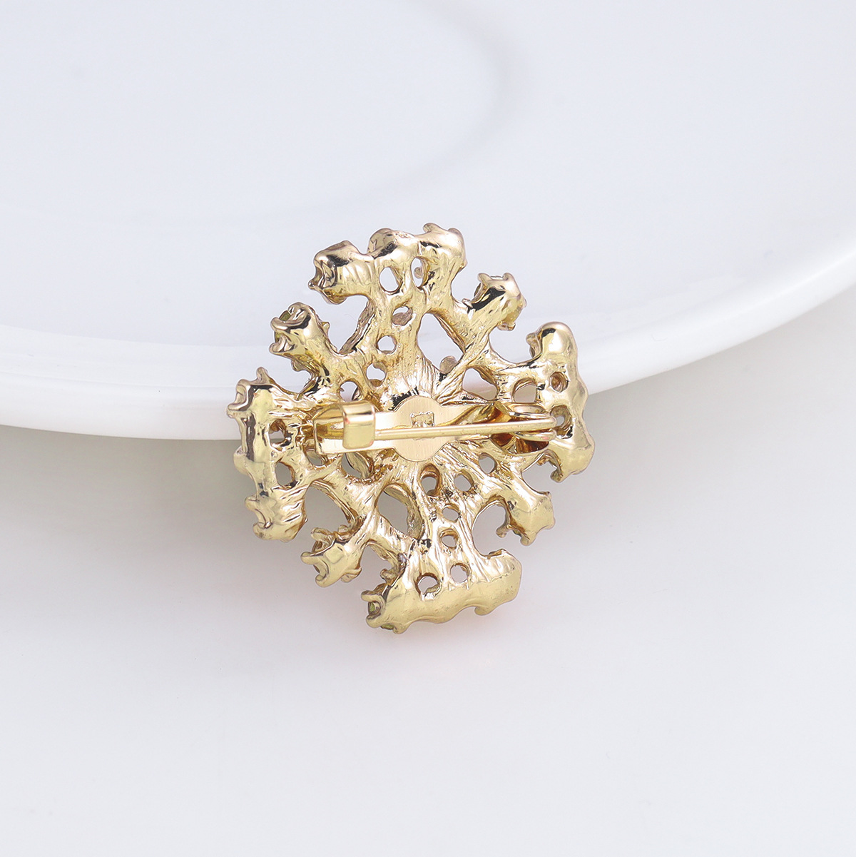 특별 통관 가을과 겨울 새로운 패션 크리스탈 진주 브로치 합금 다이아몬드 CORSAGE 여성 의류 액세서리 핀의 한국어 버전