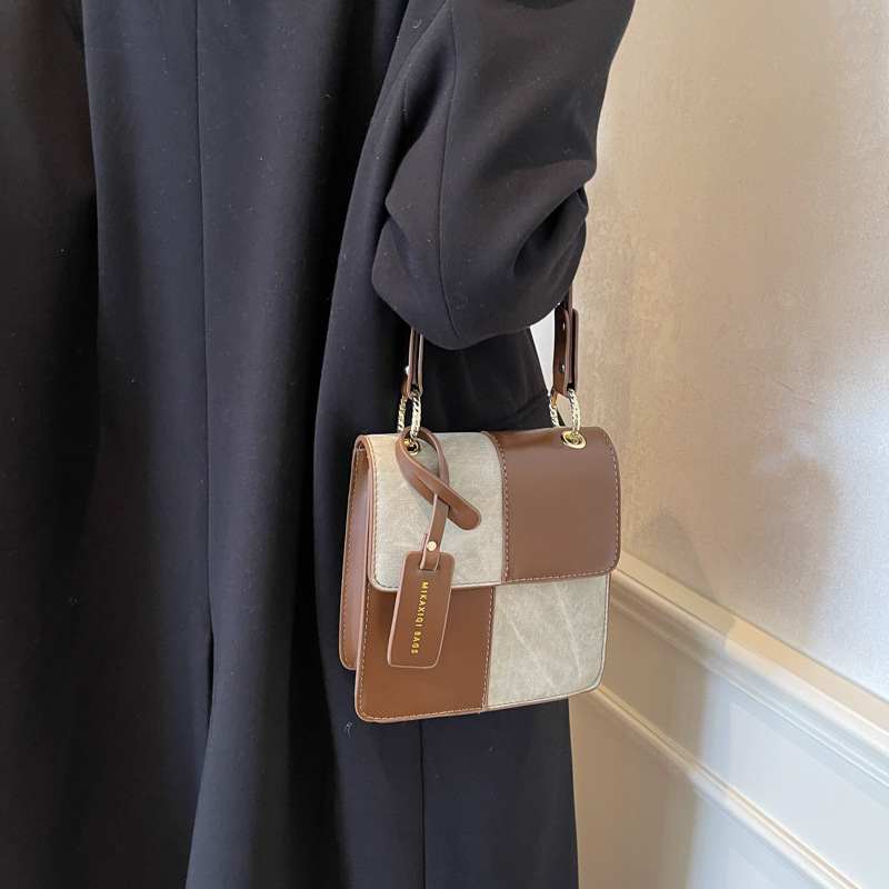 Bolso de moda de diseño de tendencia 2024 nuevo color de contraste de empalme mochila, bolso de brazo de mujer casual versátil