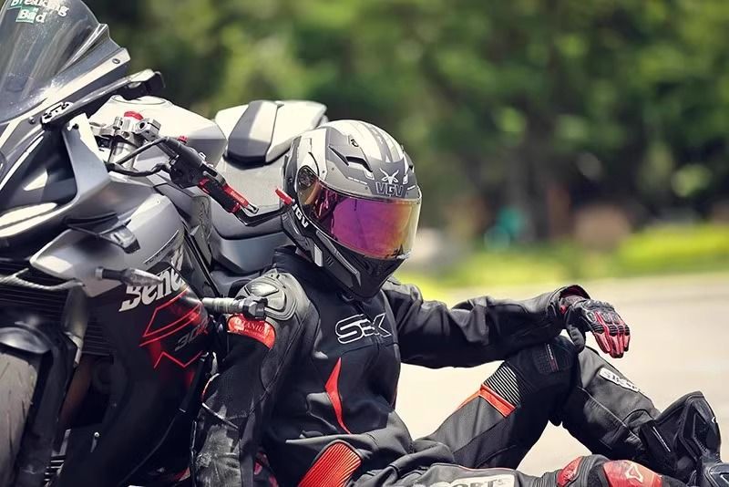 2024 New VGV3C Certified Motorcycle Helmet Flip Up Winter and Autumn