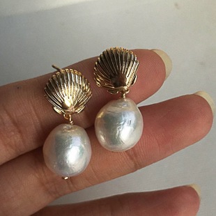 Fashionable Natural Edison Baroque Pearl Earrings with Slightly Wrinkled Leather, Aurora Colorful Niche Retro European and American Style