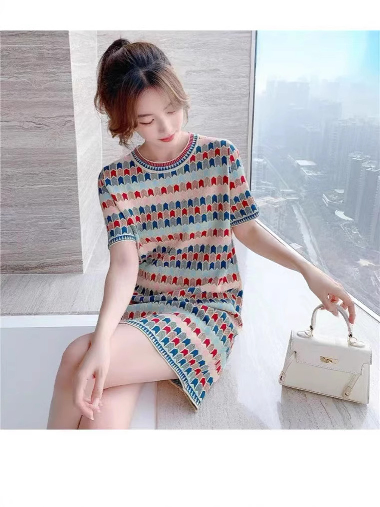 Đầm suông nữ midi họa tiết hoa in phong cách Pháp tình đầu — màu sắc