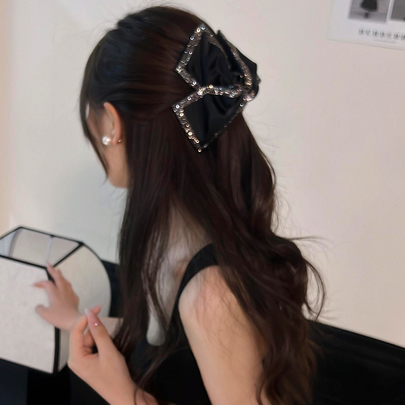 法式赫本风三角抓夹女高级感2025新款气质时尚鲨鱼夹女后脑勺发夹|undefined