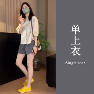 Summer Outfits for Slightly Chubby Women: Trendy Minimalist Style with a Sophisticated and Mature Feel, Including Tops and Shorts Sets for Women