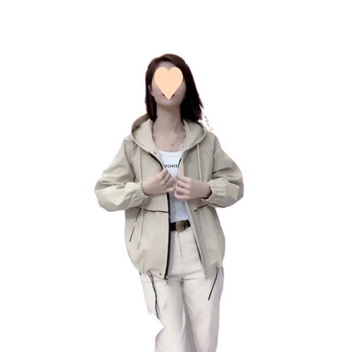 Ladies' spring and autumn outerwear, stylish top for outdoor wear, casual and trendy short denim jacket for petite figures