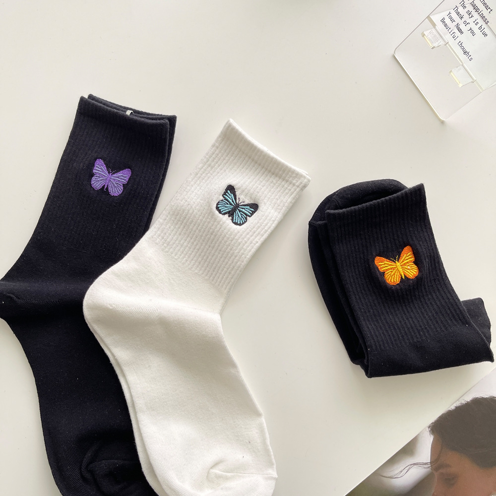 Women's Casual Butterfly Cotton Crew Socks A Pair display picture 5